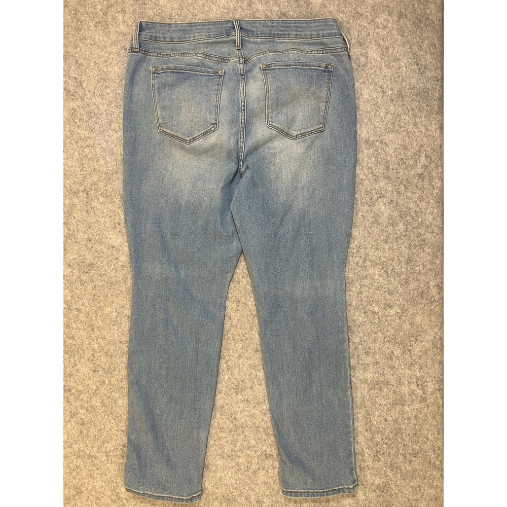 Old Navy High Rise Straight Leg Light Wash Denim‎ Jeans Womens Size 16 - Picture 2 of 3